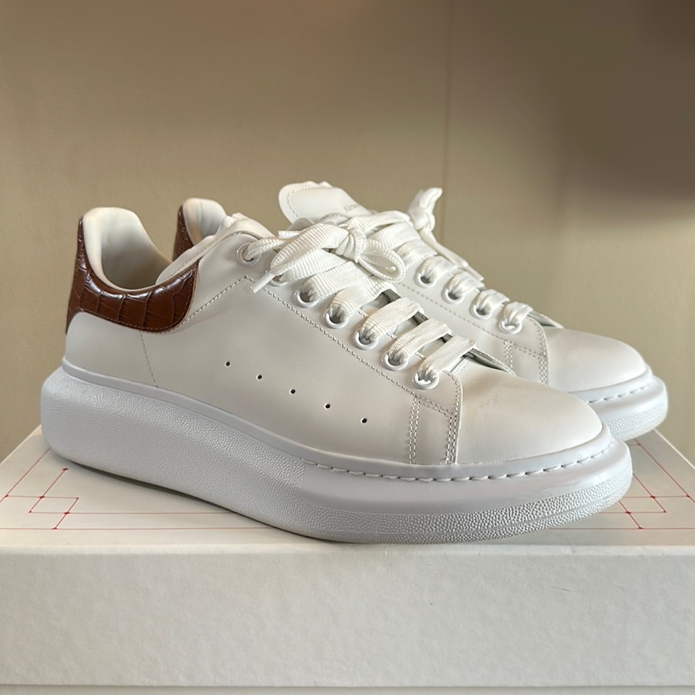 Alexander McQueen Larry Sneaker